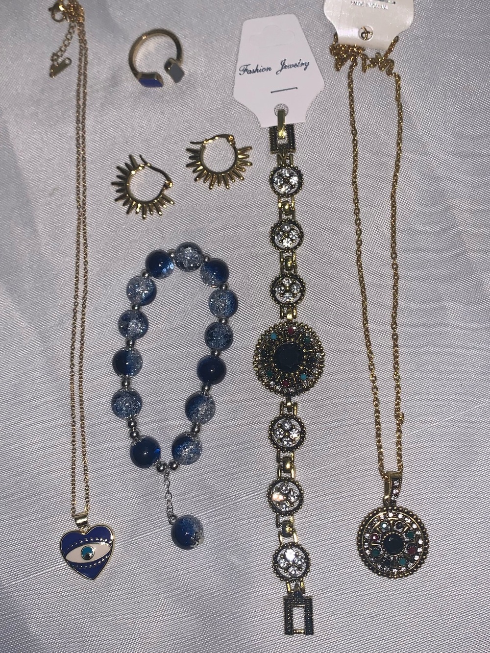 JEWELRY BUNDLE!! Gold Mixture of Beautiful Unique Pieces - Women Jewelry